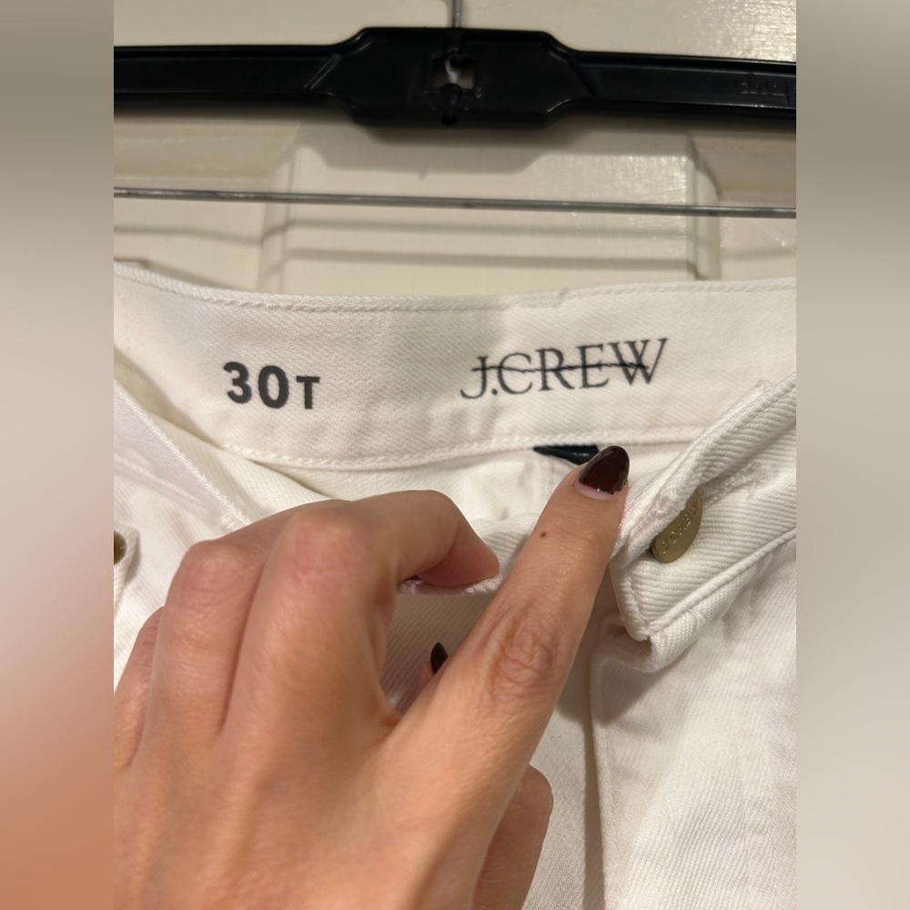 J.Crew 1984 Rigid Tall Slouchy Jeans
WMNS 30T White Denim High Rise
Button Fly - Picture 6 of 13